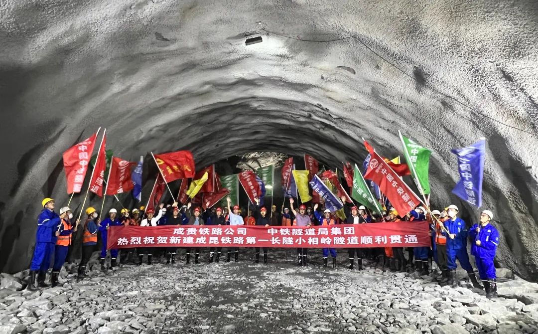 1660157615389505.jpg 640 (1).jpg